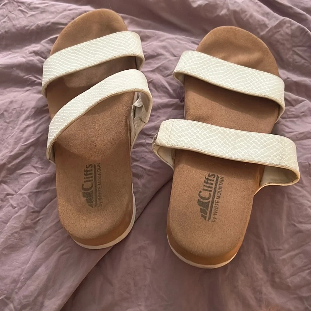 Sandals - Picture 1 of 4